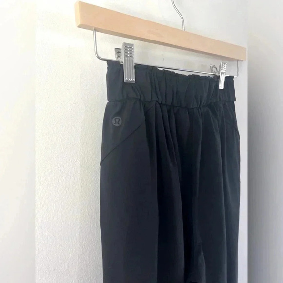Lululemon Keep Moving Black Jogger High-Rise Athletic Pant Size 2 - Picture 10 of 11